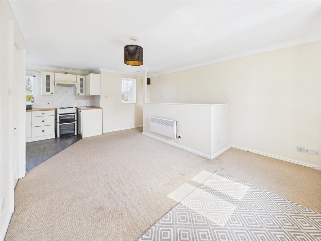 Property photo 3 of 12