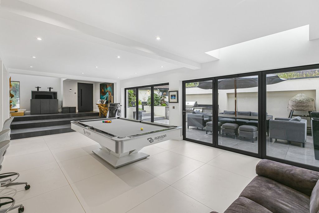 Property photo 2 of 50