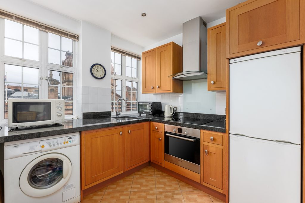 Property photo 3 of 8 Princes Court