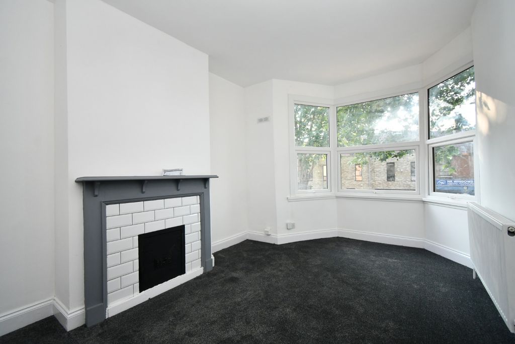 Property photo 3 of 8 5335492