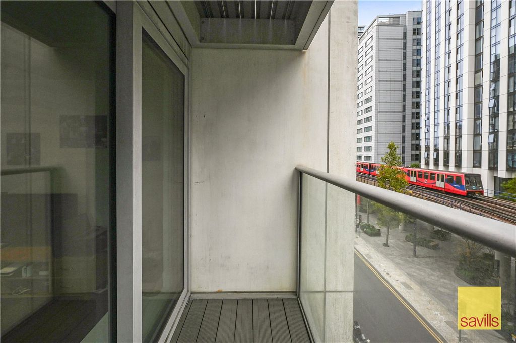 Property photo 3 of 26 Balcony