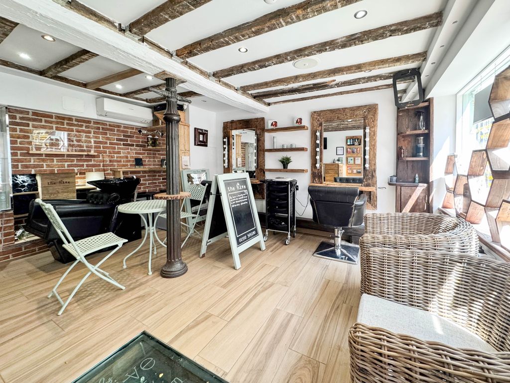 Property photo 3 of 14 H