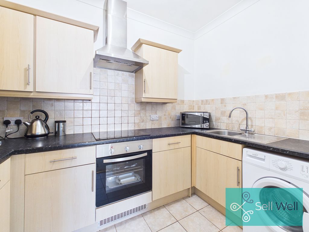 Property photo 2 of 10 Kitchen