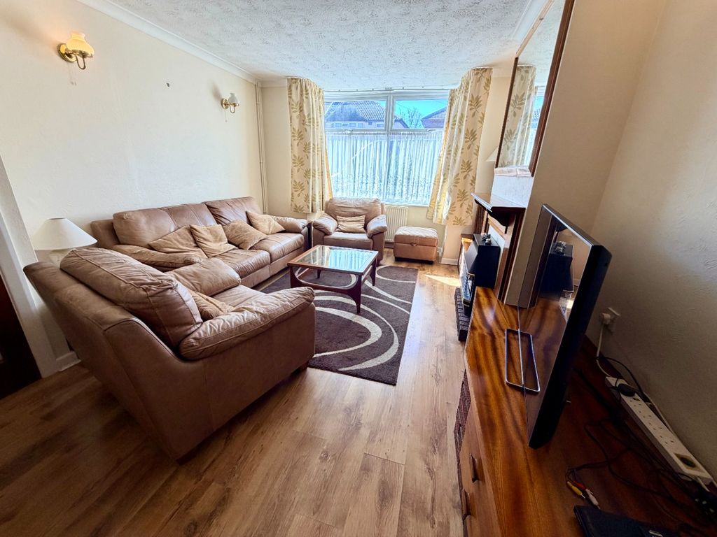 Property photo 2 of 17 5061553