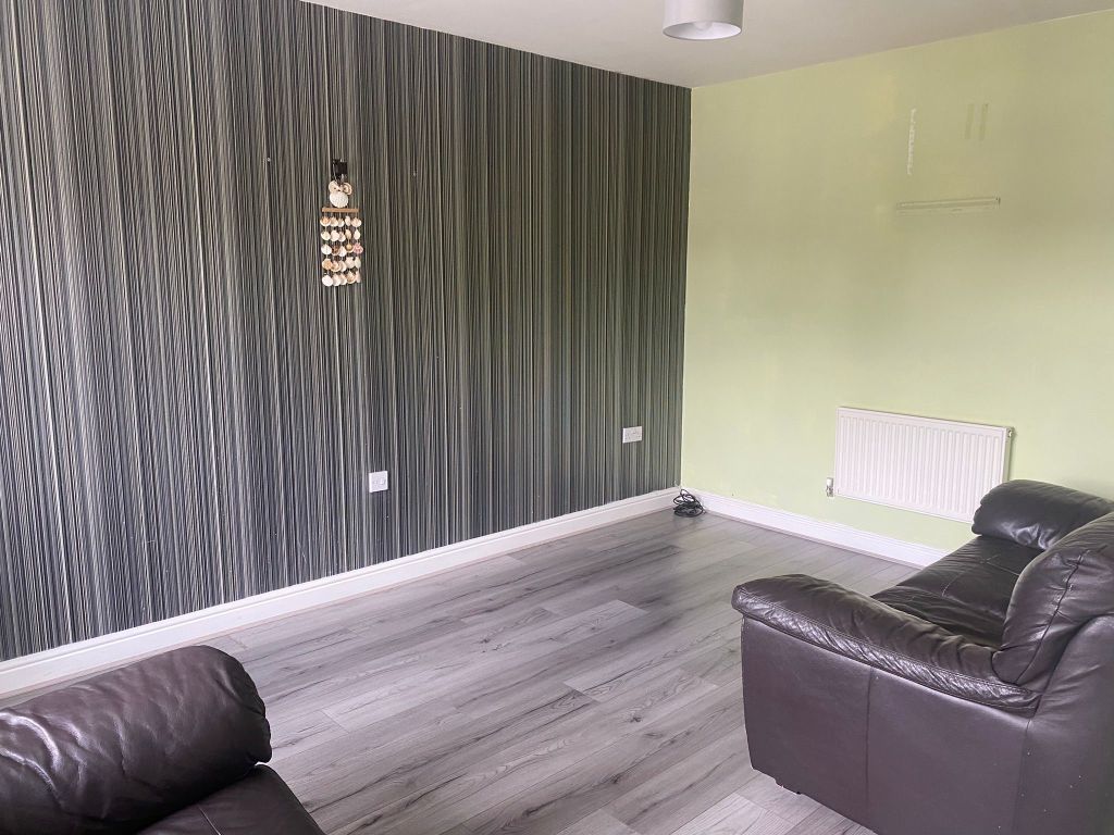 Property photo 3 of 11 Living Room