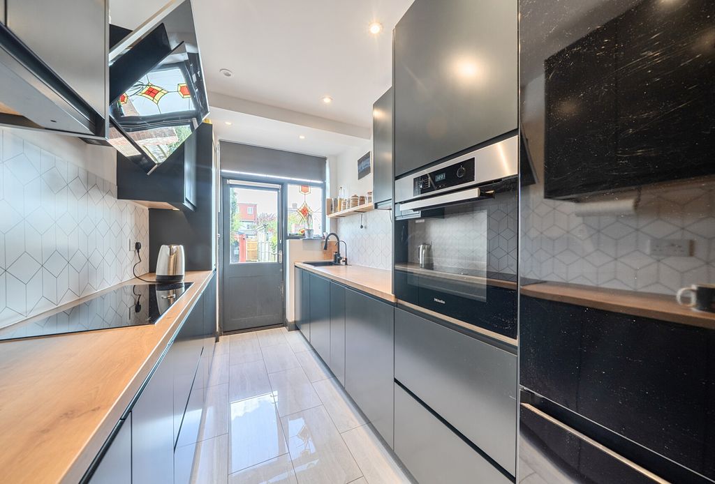 Property photo 2 of 22 1437101-13-69E248...