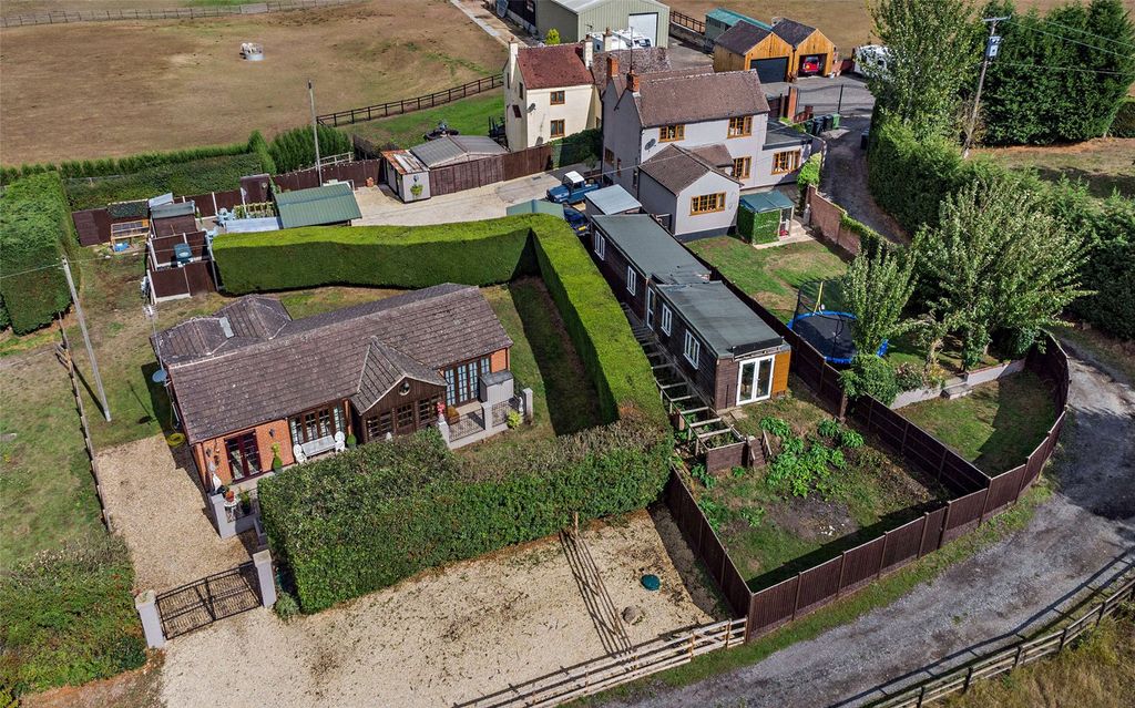 Property photo 1 of 15 Setting