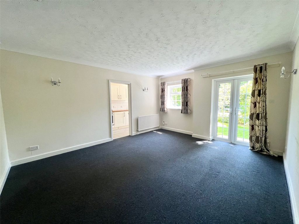 Property photo 2 of 12 Picture No. 14