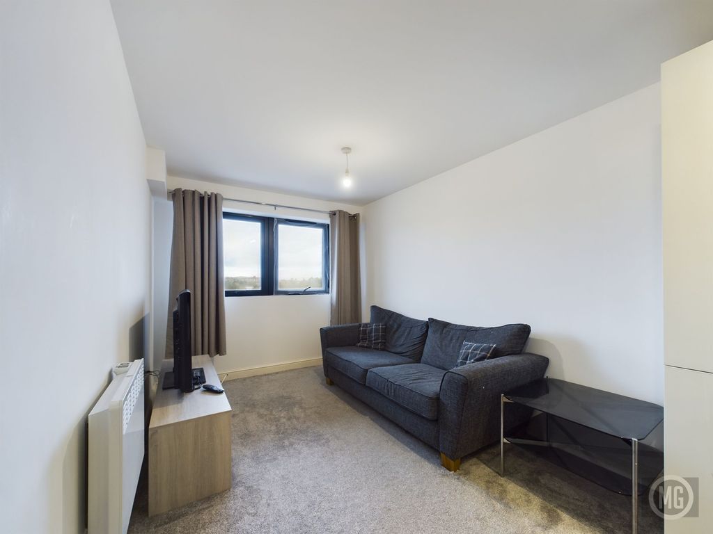 Property photo 3 of 10 Lounge