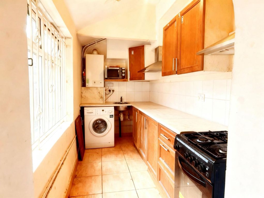 Property photo 3 of 6