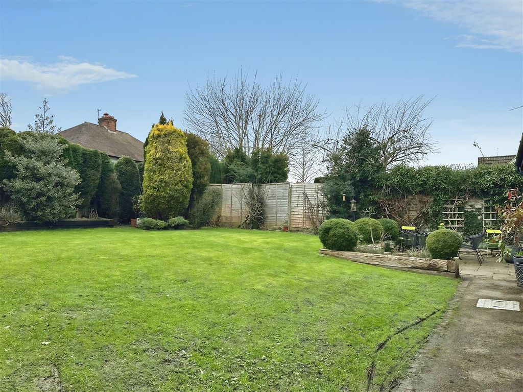 Property photo 3 of 36 Garden