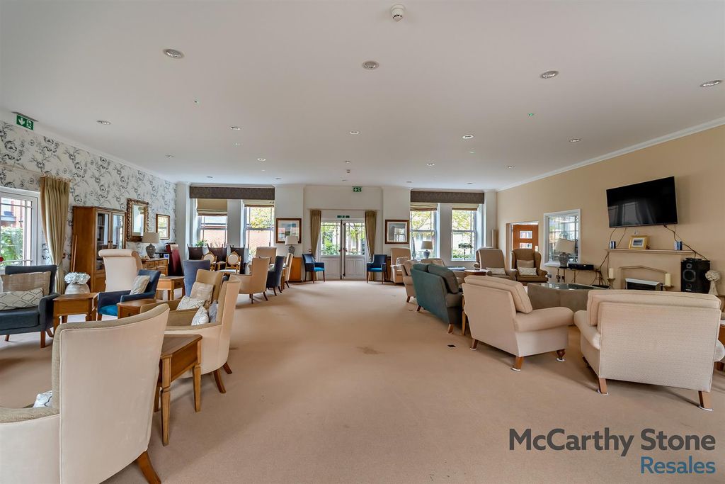 Property photo 1 of 19 8667017-Interior15-800.Jpg