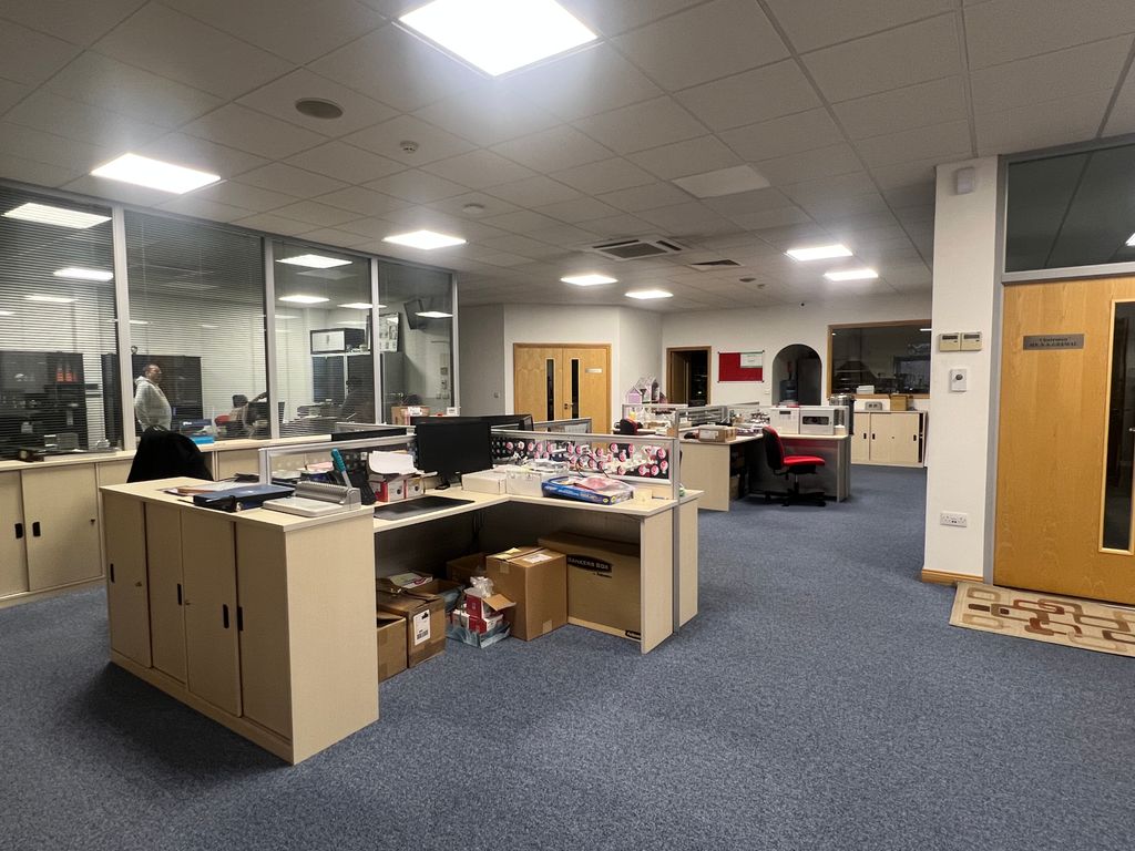 Property photo 2 of 14 Image00002