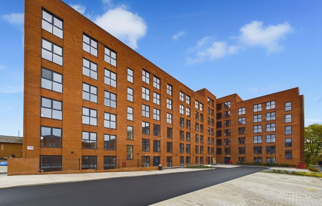 Property photo 1 of 11