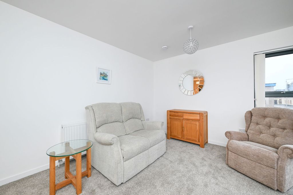 Property photo 3 of 25