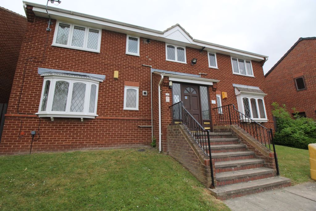 Property photo 1 of 11 External Side