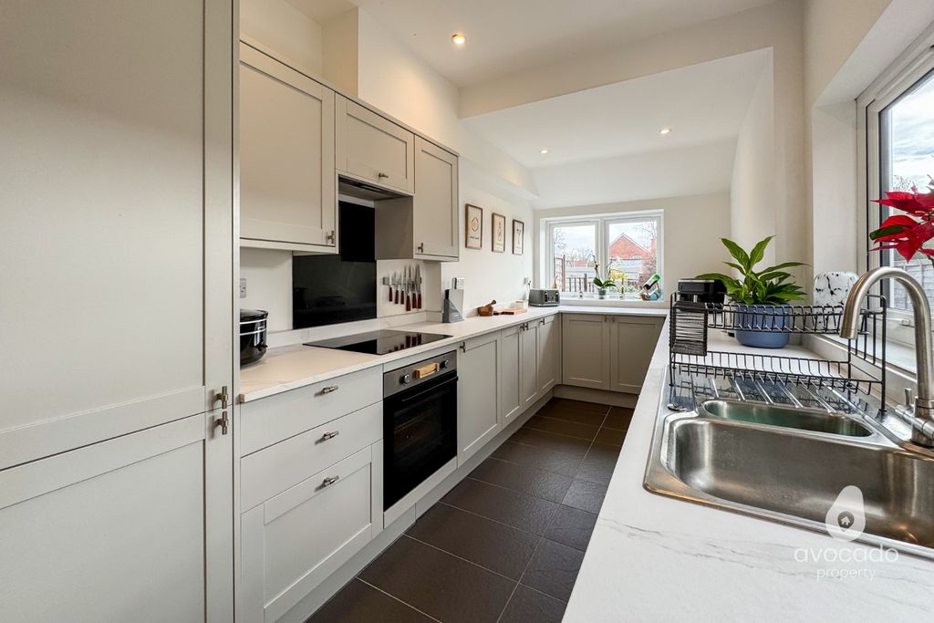 Property photo 3 of 15 4836507