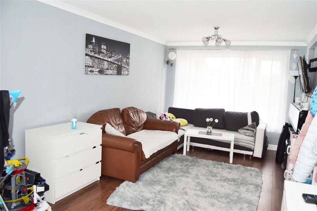 Property photo 3 of 10 Gallery