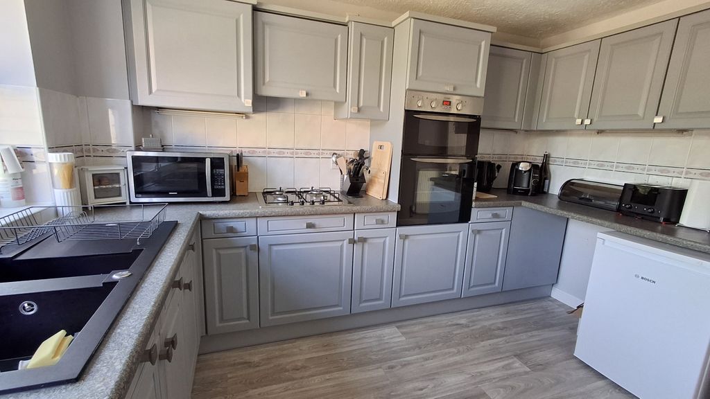 Property photo 2 of 13 Kitchen