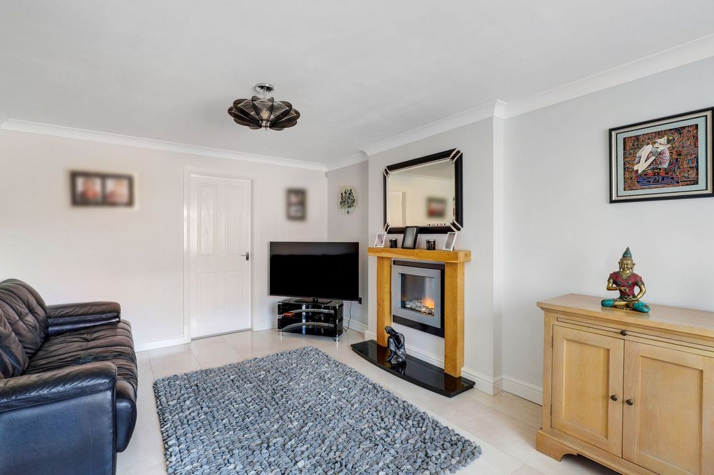 Property photo 2 of 24