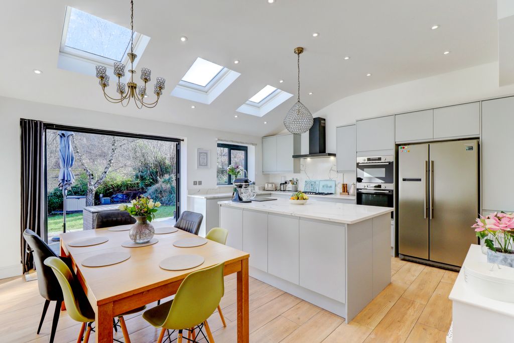 Property photo 3 of 16 Picture No. 16