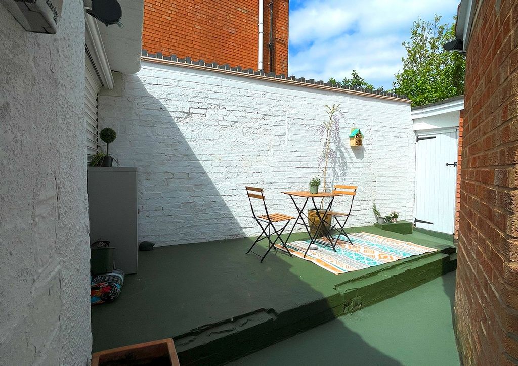 Property photo 2 of 22