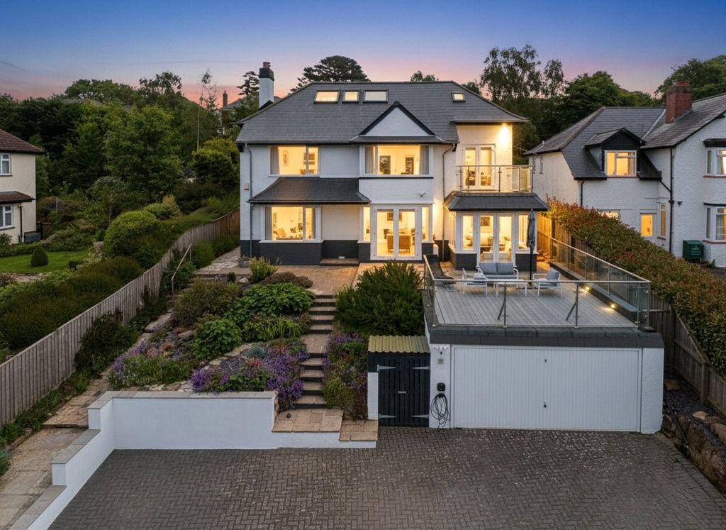 Property photo 1 of 20 Twilight