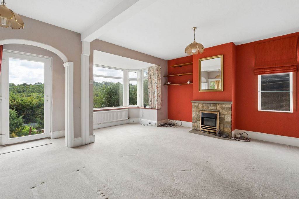 Property photo 2 of 17
