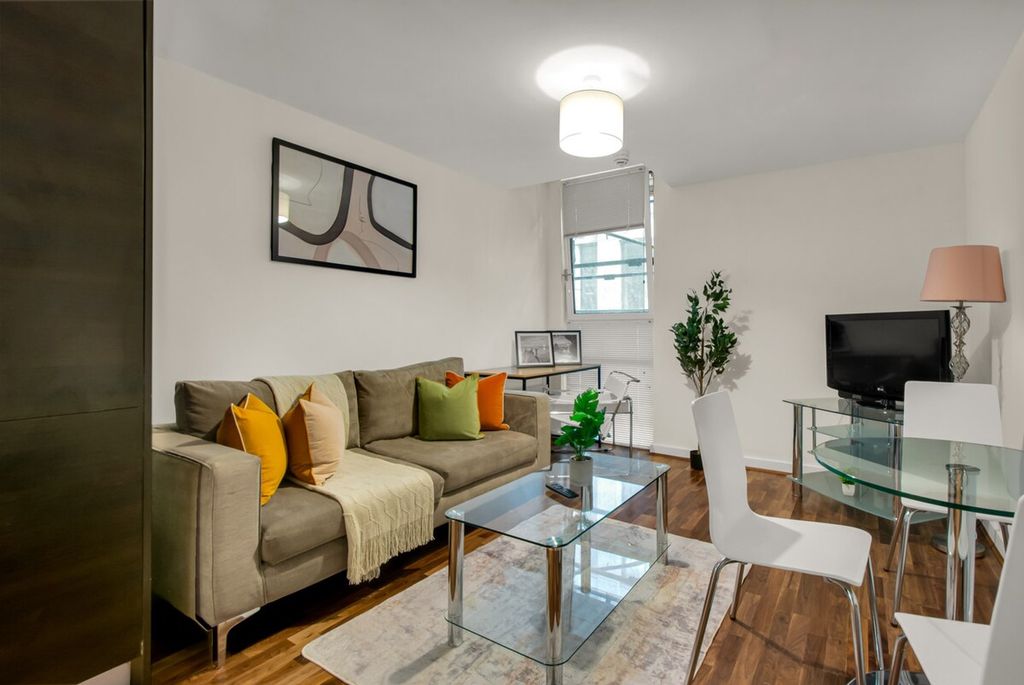 Property photo 1 of 14 Living Room