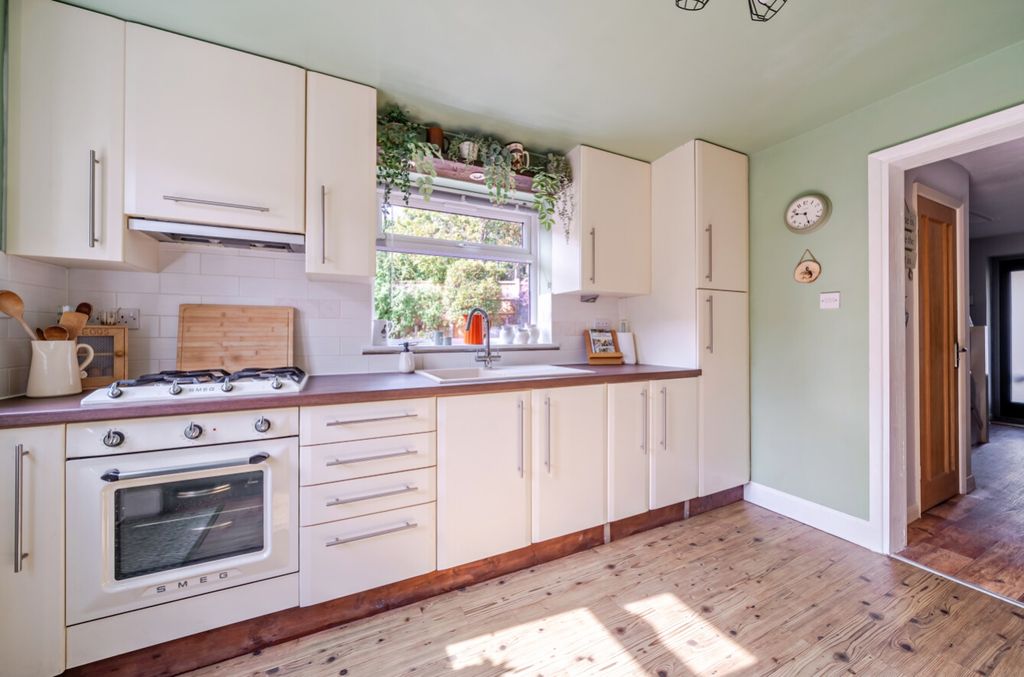 Property photo 3 of 24 1493176-10-6A58A946c5330