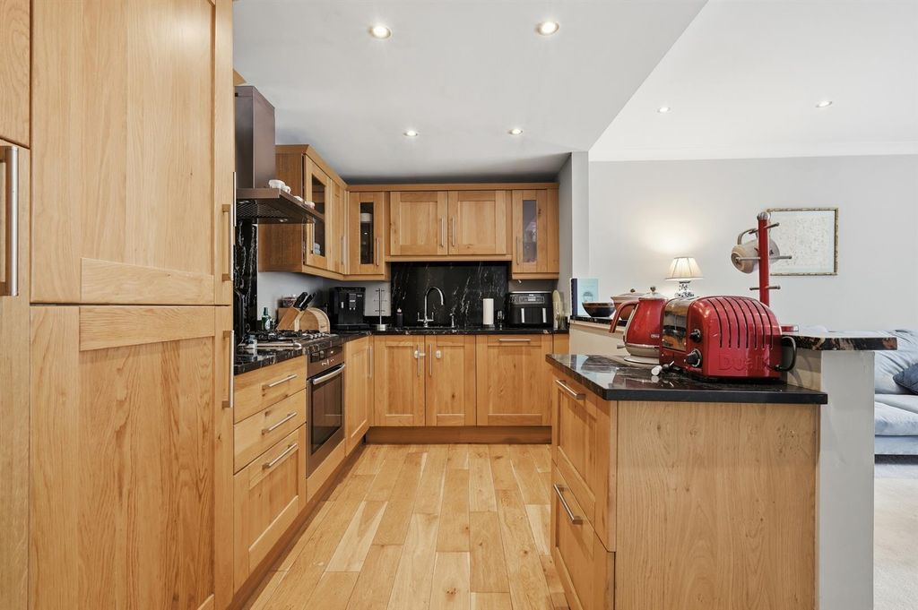 Property photo 3 of 17 3