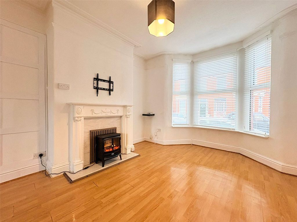 Property photo 2 of 11 Picture No. 35