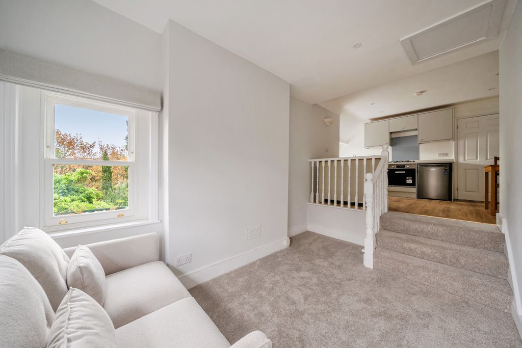 Property photo 2 of 14 1522611-18-1A0A98...