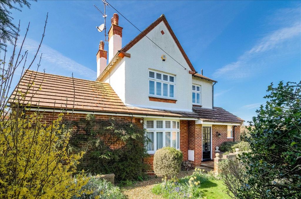 Property photo 2 of 34