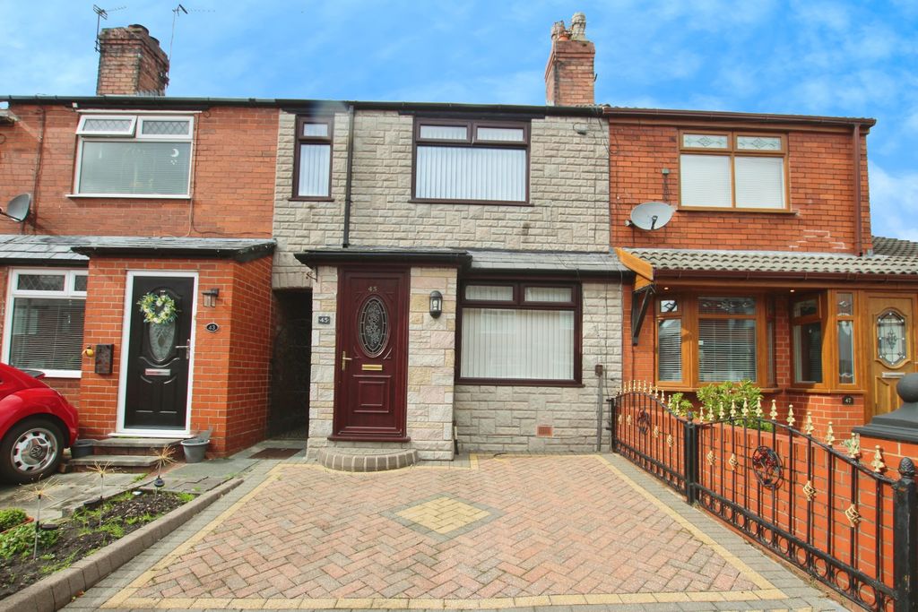 Property photo 1 of 12