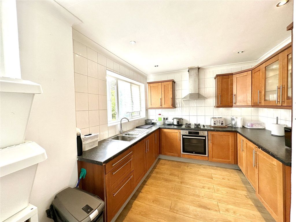 Property photo 2 of 16 Picture No. 26