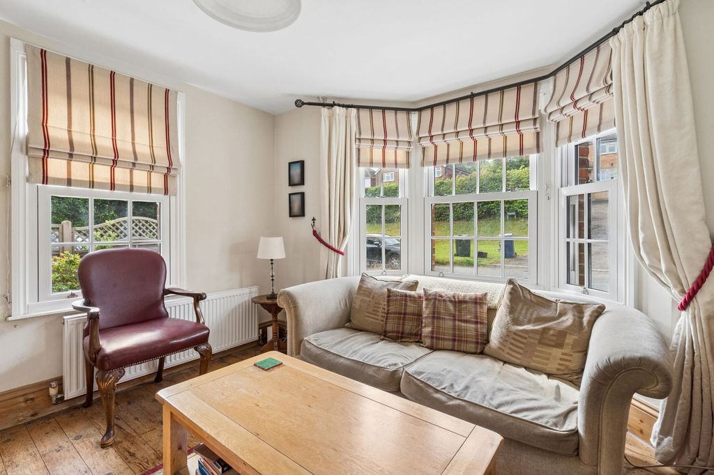 Property photo 2 of 31