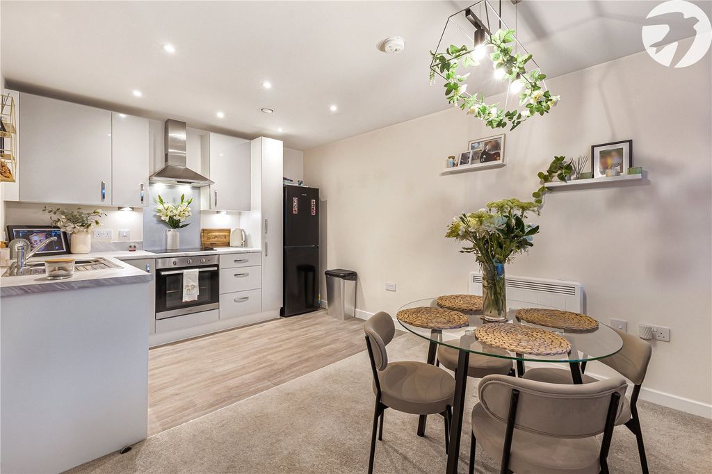 Property photo 3 of 15 Picture No. 10