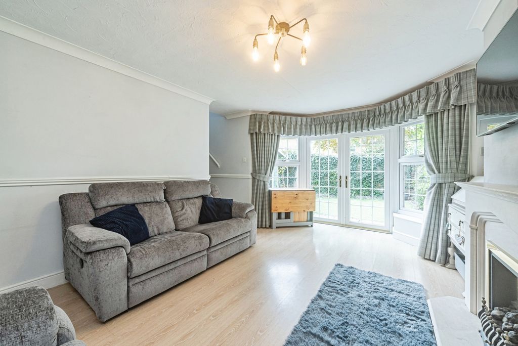 Property photo 2 of 17 Photo