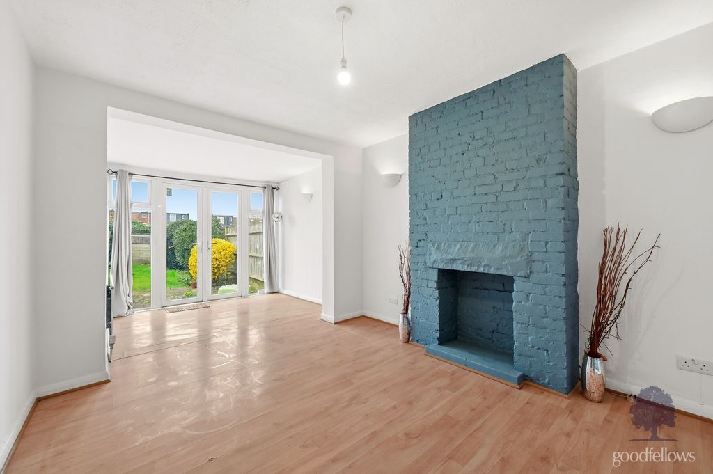 Property photo 2 of 14 Picture No. 12