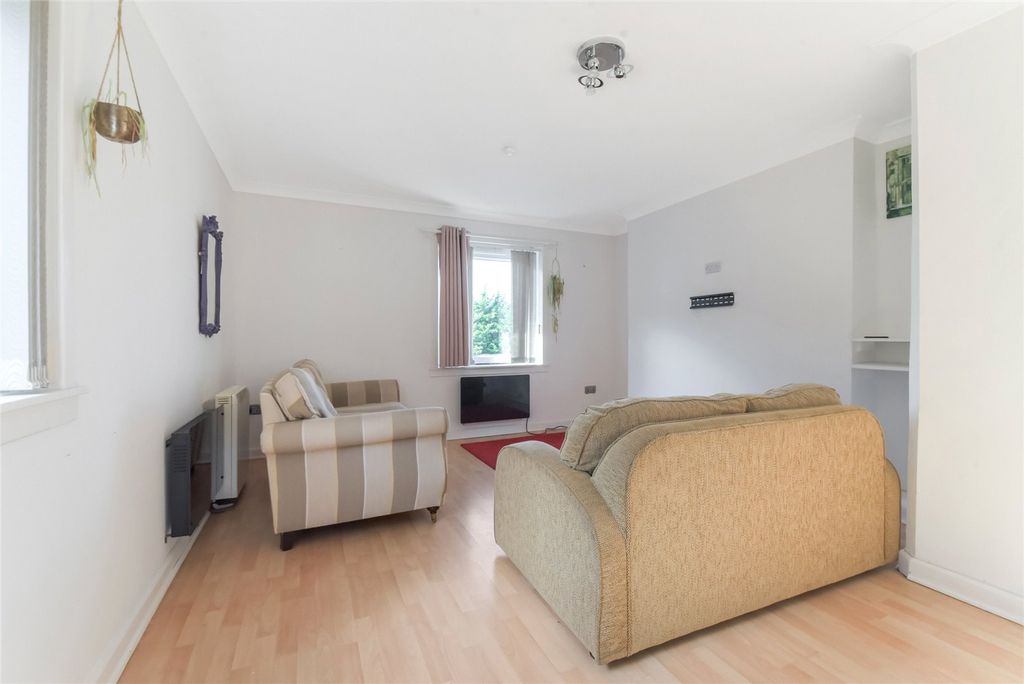 Property photo 2 of 19 Picture No. 04