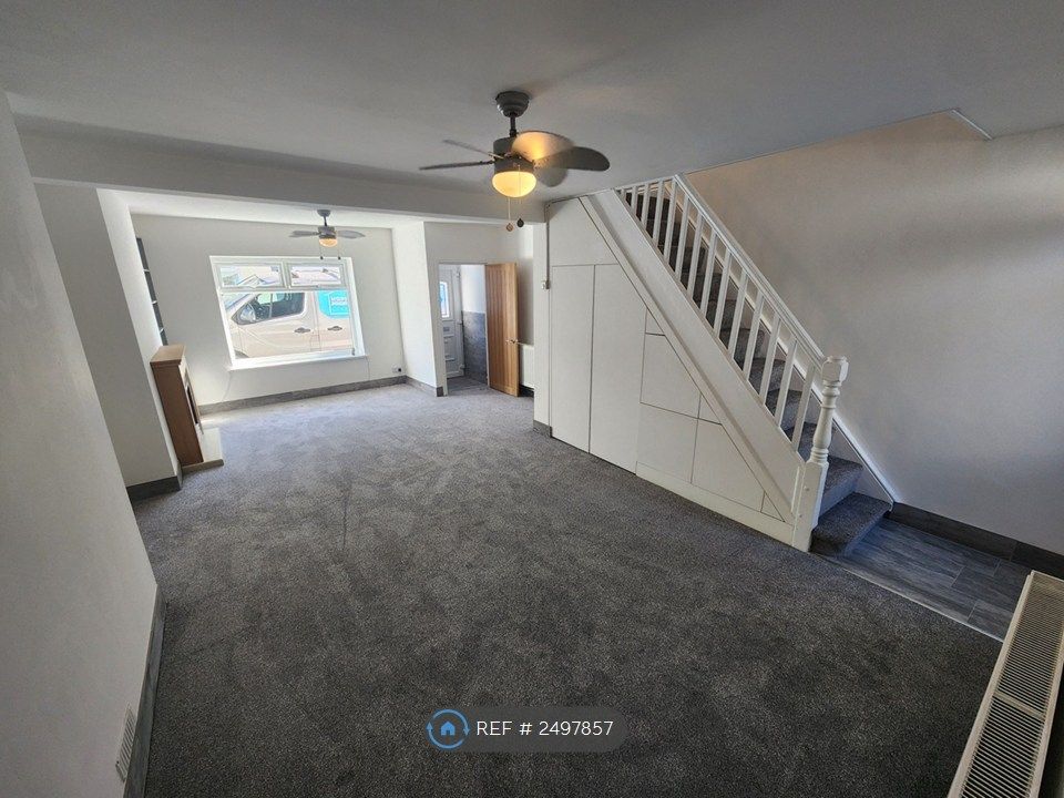 Property photo 2 of 17 Living Room