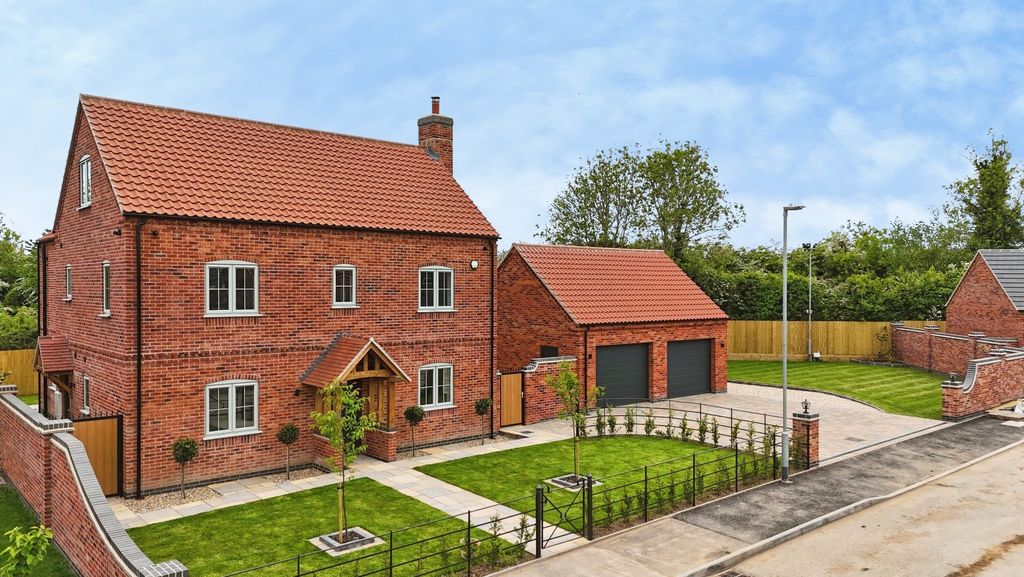 Property photo 1 of 35 4959861