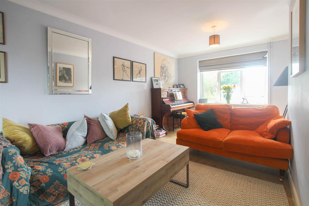 Property photo 3 of 13 Img_9585.Jpg