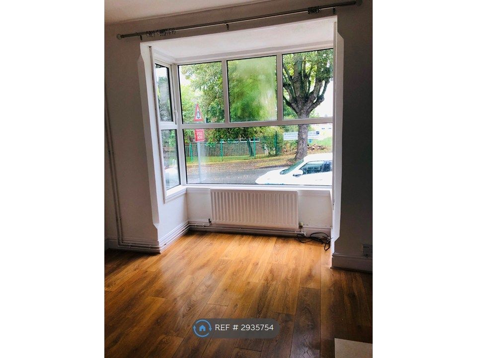 Property photo 3 of 13 Living Room