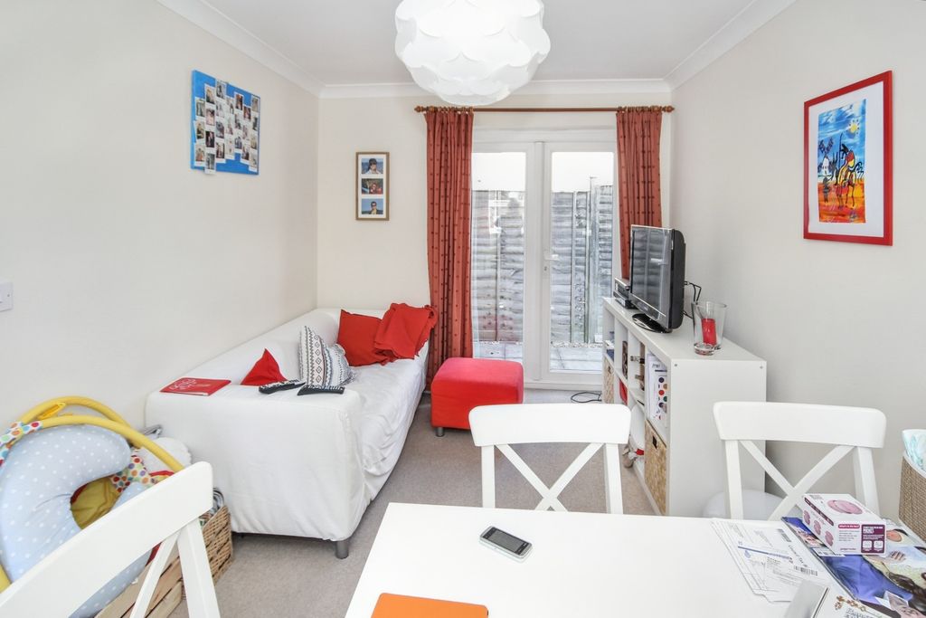 Property photo 2 of 10