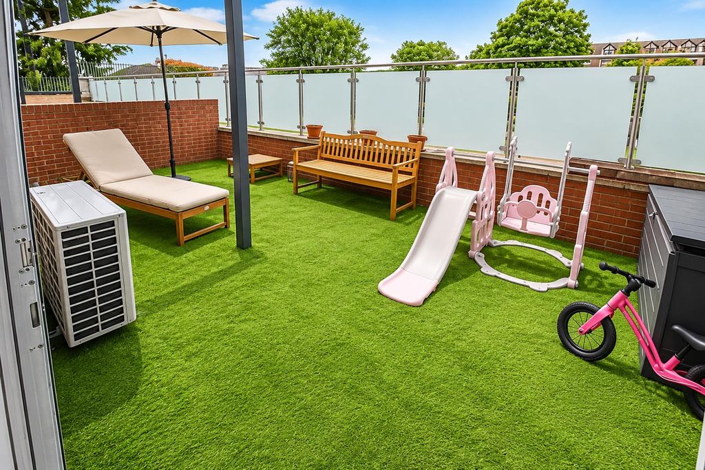 Property photo 2 of 9 Private Rear Garden
