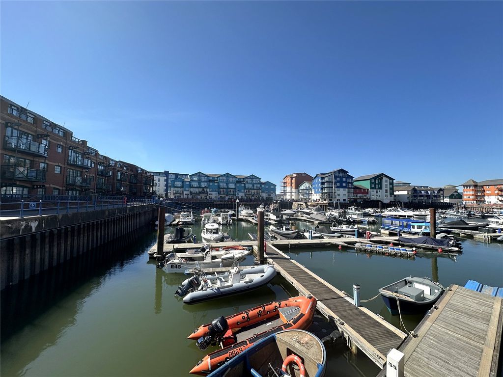 Property photo 2 of 13 Views Of Harbour