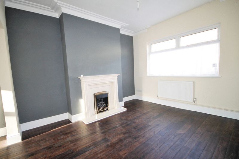 Property photo 2 of 11 Lounge