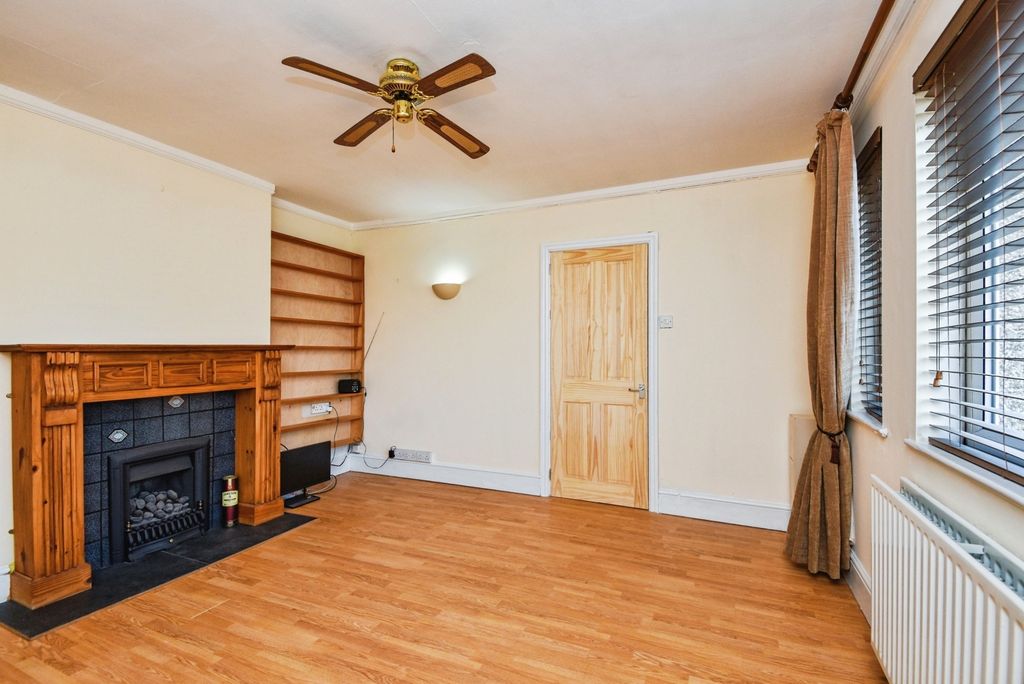 Property photo 3 of 17 Photo